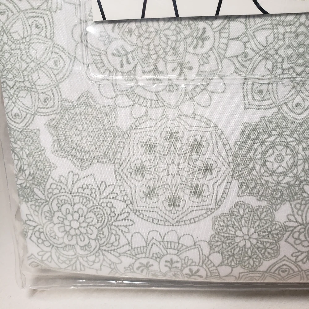 NEW Soft microfiber 4 piece Full size sheet set sheets Mandala Henna design boho